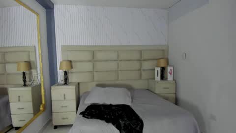 CintiaCollins  online show from 16, 4, 2026