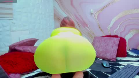 Snapshot of cintiagreyx chatting on 8, 1, 2025 CINTIA online show from 8, 1, 2025