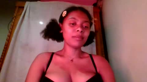 Snapshot of ckamilla45 chatting on 8, 9, 2025 ckamilla45 online show from 8, 9, 2025