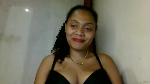 Snapshot of ckamilla45 chatting on 11, 9, 2025 ckamilla45 online show from 11, 9, 2025