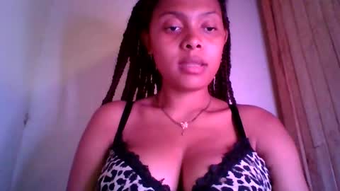 Snapshot of ckamilla45 chatting on 1, 10, 2025 ckamilla45 online show from 1, 10, 2025