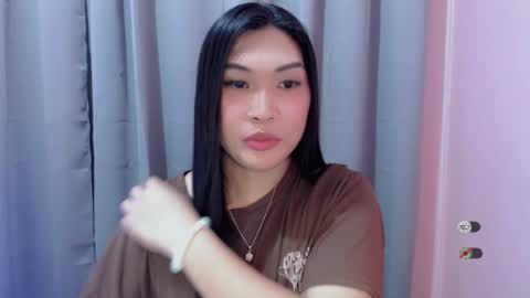 Snapshot of claire_wntr chatting on 27, 7, 2026 CLAIRE online show from 27, 7, 2026