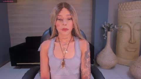 Snapshot of clairedawsonx chatting on 5, 4, 2026 Claire Dawson online show from 5, 4, 2026