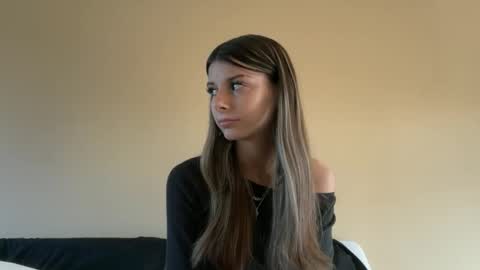 Snapshot of clairewalkerrr chatting on 2, 12, 2025 clairewalkerrr online show from 2, 12, 2025
