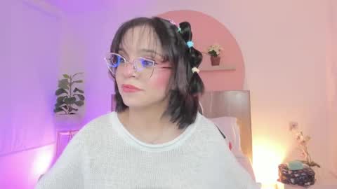 C L A R A online show from 15, 4, 2026