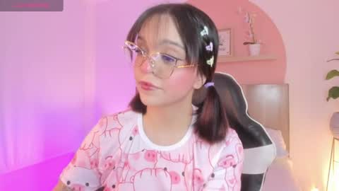 Snapshot of clara_lu chatting on 23, 6, 2026 C L A R A online show from 23, 6, 2026