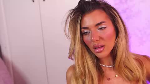 ClaraHazel online show from 12, 11, 2025