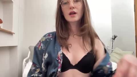 Snapshot of classyandgirly chatting on 17, 2, 2026 classyandgirly online show from 17, 2, 2026