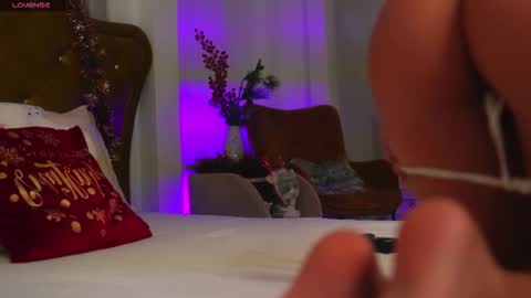 Snapshot of classybarby__ chatting on 23, 12, 2025 Velma online show from 23, 12, 2025