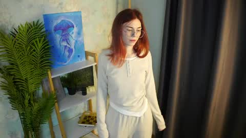 Snapshot of claudeleza chatting on 28, 4, 2026 Wendy DONT FORGET GIVE ME THUMBS UP online show from 28, 4, 2026