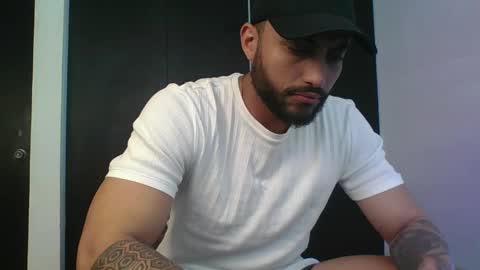 Snapshot of claybrown_ chatting on 6, 4, 2026 Clay online show from 6, 4, 2026