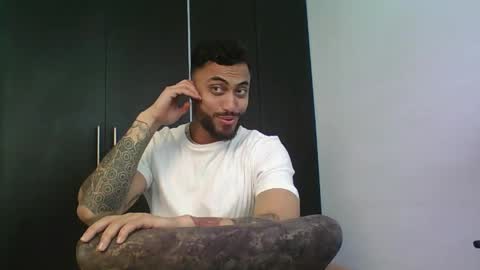 Snapshot of claybrown_ chatting on 9, 4, 2026 Clay online show from 9, 4, 2026