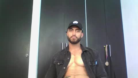 Snapshot of claybrown_ chatting on 21, 4, 2026 Clay online show from 21, 4, 2026