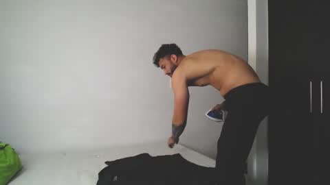 Snapshot of claybrown_ chatting on 23, 6, 2026 Clay online show from 23, 6, 2026