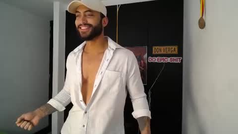 Snapshot of claybrown_ chatting on 5, 7, 2026 Clay online show from 5, 7, 2026