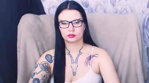 CleaDark online show from 8, 4, 2026