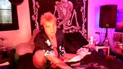 Snapshot of cleanhole4you chatting on 4, 4, 2026 cleanhole4you online show from 4, 4, 2026