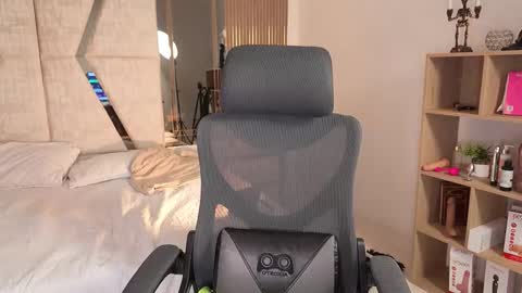 Snapshot of cleeoadams_ chatting on 21, 11, 2025 Cleo Adams online show from 21, 11, 2025