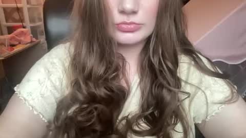 Snapshot of clementinethemilkmaid chatting on 5, 11, 2025 clementinethemilkmaid online show from 5, 11, 2025