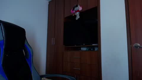  Nicol  online show from 26, 1, 2025