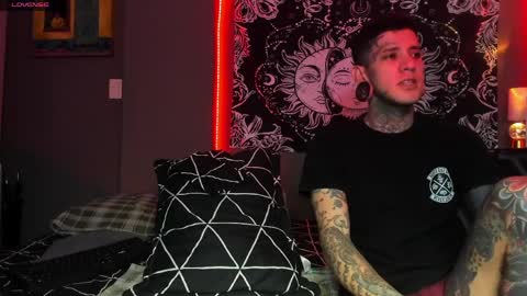 cleo y maikol online show from 13, 4, 2026