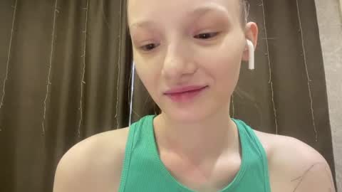 Snapshot of cleotilderinde chatting on 10, 4, 2026 Cleo online show from 10, 4, 2026