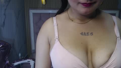 Clhoe online show from 2, 2, 2026