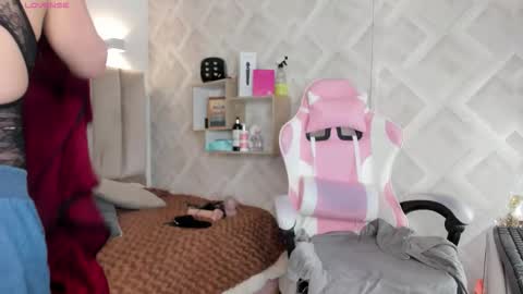 clhoe_johnson_ online show from 5, 3, 2026