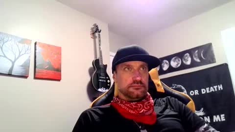 Snapshot of clintwood12 chatting on 31, 12, 2024 chad online show from 31, 12, 2024