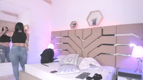 Snapshot of cloe_cifuentes chatting on 2, 3, 2025 Cloe Online de 600 a 1400 online show from 2, 3, 2025