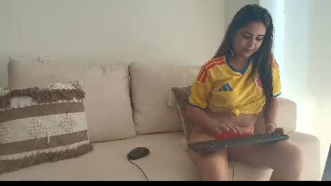 Snapshot of cloe_eevans chatting on 7, 7, 2026 Cloe online show from 7, 7, 2026