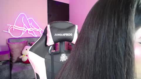 Snapshot of cloe_roouse chatting on 3, 3, 2025 Cloe online show from 3, 3, 2025