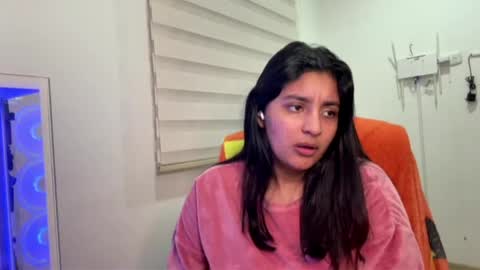 Snapshot of cloe_small08 chatting on 8, 6, 2026 cloe small online show from 8, 6, 2026