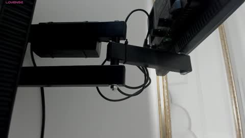 cloedurant online show from 17, 10, 2025