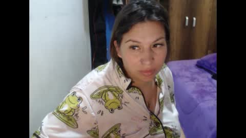 Snapshot of cloepussy chatting on 6, 4, 2026 cloepussy online show from 6, 4, 2026