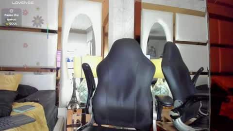 ---Cloe--- online show from 11, 3, 2025