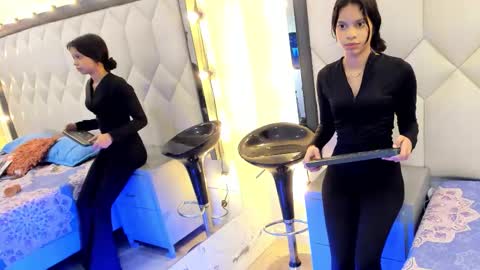 cloeygraweing online show from 11, 10, 2025