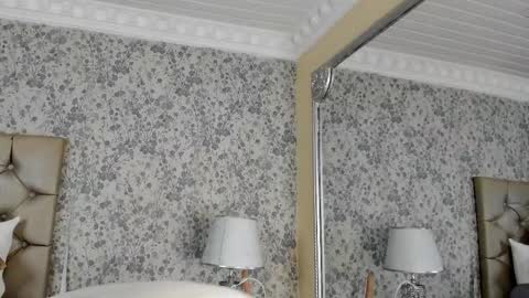 Snapshot of clohebell chatting on 15, 12, 2025 Clohe the wonder online show from 15, 12, 2025