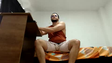 Snapshot of cloudsfunxxx chatting on 2, 5, 2026 cloudsfunxxx online show from 2, 5, 2026