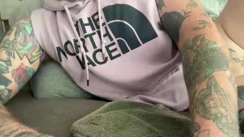 Snapshot of cloudyxparty chatting on 3, 12, 2025 cloudyxparty online show from 3, 12, 2025