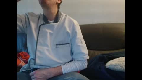 Snapshot of clouplefun chatting on 22, 11, 2025 clouplefun online show from 22, 11, 2025