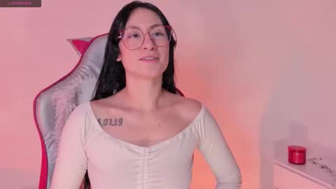 Chloe  online show from 8, 11, 2025