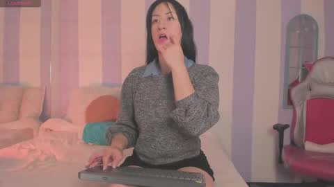 Chloe  online show from 28, 11, 2025