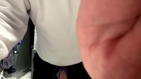 Snapshot of clovershit1 chatting on 27, 10, 2025 clovershit1 online show from 27, 10, 2025