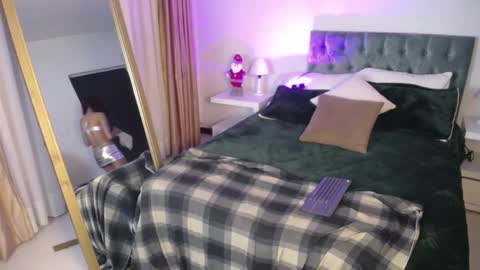 Snapshot of clown_face chatting on 7, 12, 2024 emely dolce online show from 7, 12, 2024