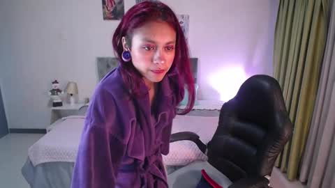 Snapshot of clown_face chatting on 4, 1, 2025 emely dolce online show from 4, 1, 2025