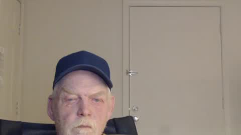 Snapshot of cockreadynow4u chatting on 25, 1, 2025 cockreadynow4u online show from 25, 1, 2025