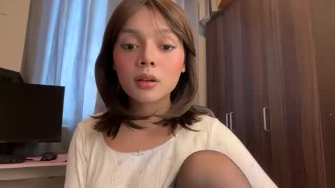 Snapshot of cocktaileciousalessia chatting on 17, 4, 2026 Call me Alesh online show from 17, 4, 2026