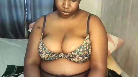 Snapshot of coco_vibes chatting on 25, 3, 2026 Zuri online show from 25, 3, 2026