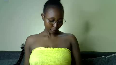 Snapshot of cocobaby_ chatting on 15, 5, 2026 Coco online show from 15, 5, 2026